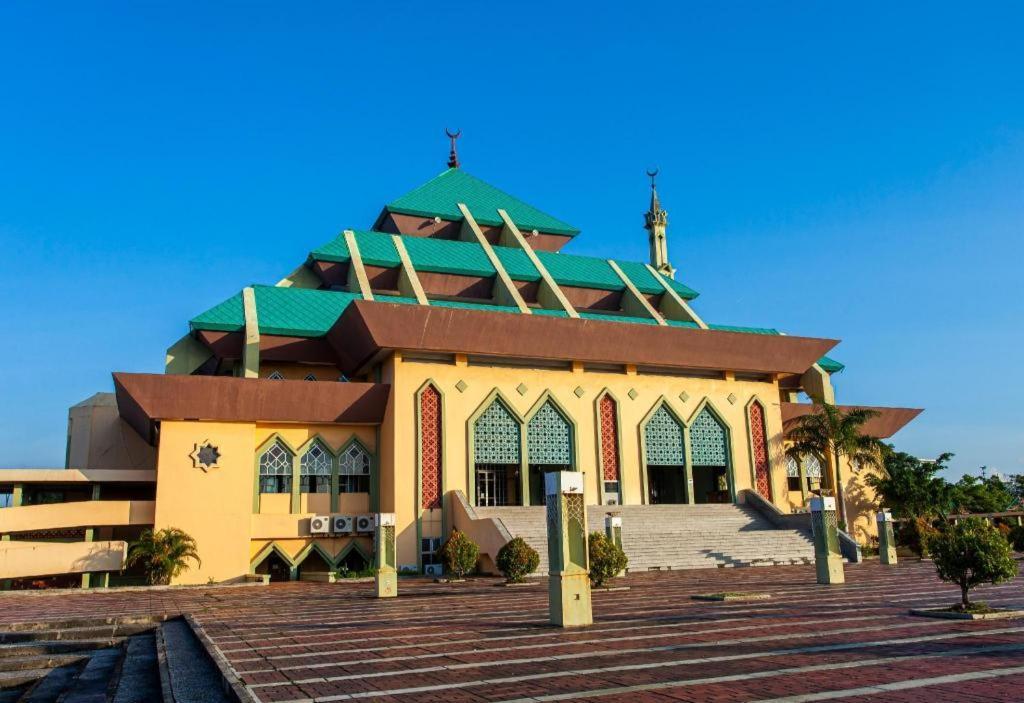 Lovina Inn Hotel Batam Nagoya Exterior photo