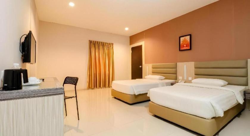 Lovina Inn Hotel Batam Nagoya Exterior photo