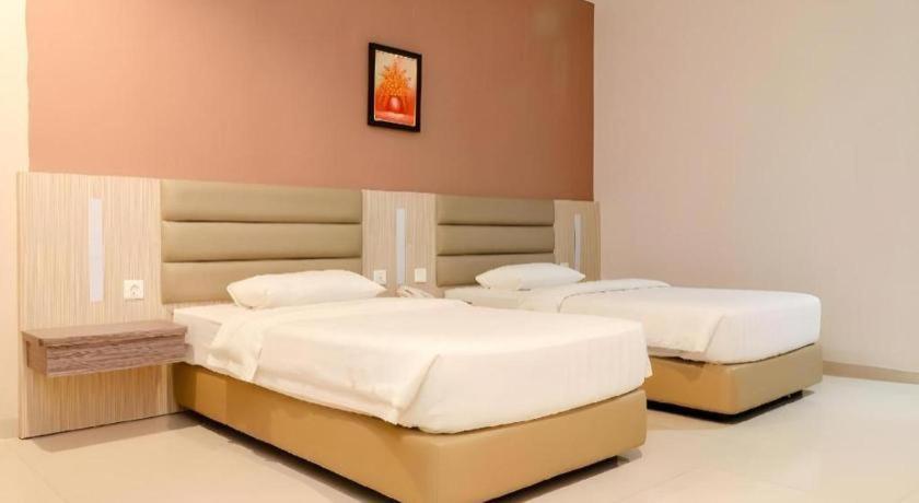 Lovina Inn Hotel Batam Nagoya Exterior photo