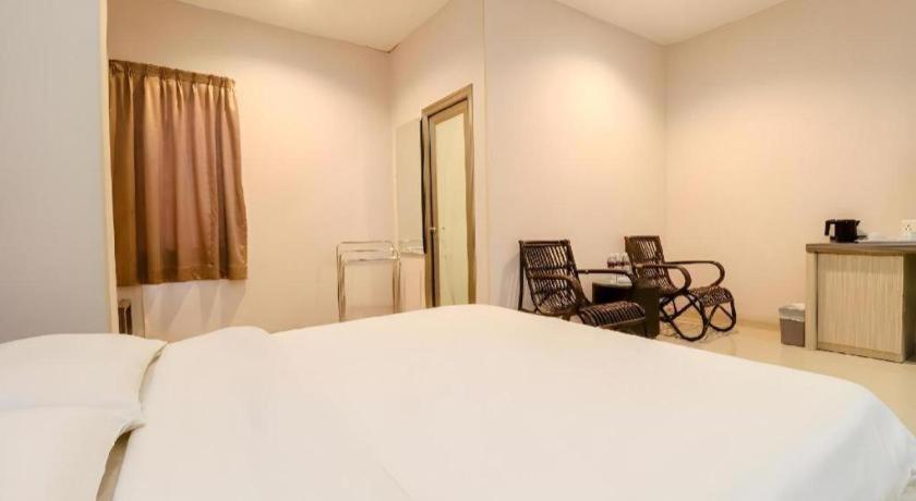 Lovina Inn Hotel Batam Nagoya Exterior photo