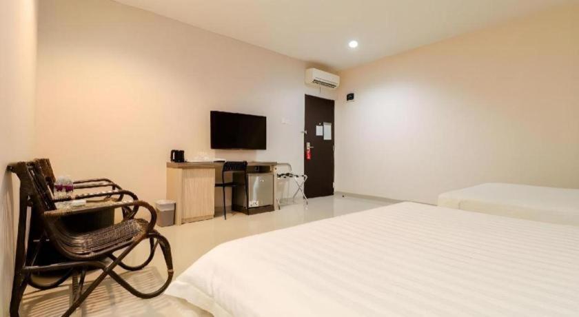 Lovina Inn Hotel Batam Nagoya Exterior photo