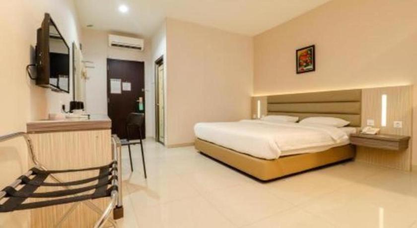 Lovina Inn Hotel Batam Nagoya Exterior photo