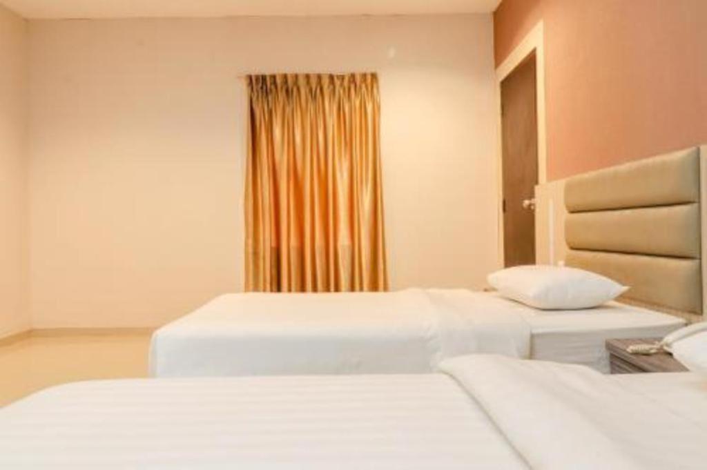 Lovina Inn Hotel Batam Nagoya Exterior photo