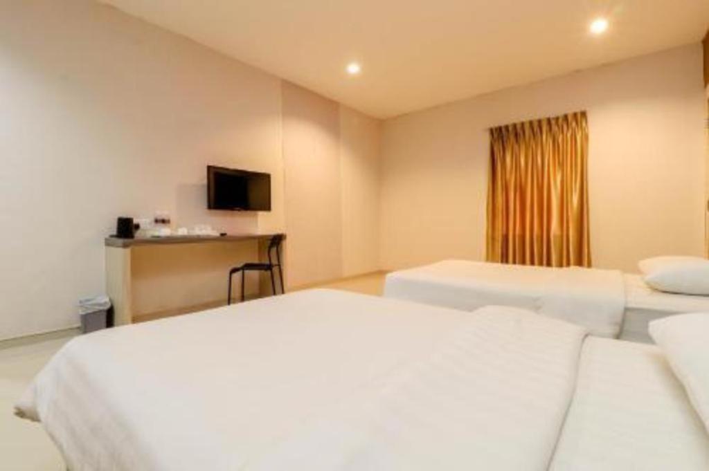 Lovina Inn Hotel Batam Nagoya Exterior photo