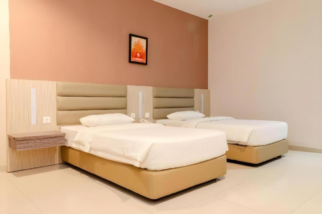 Lovina Inn Hotel Batam Nagoya Exterior photo