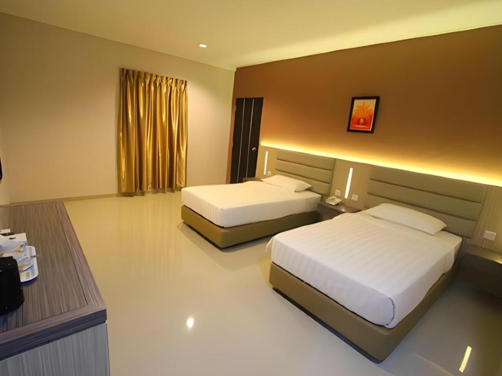 Lovina Inn Hotel Batam Nagoya Exterior photo